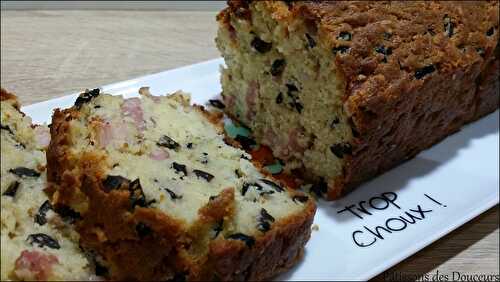 Un Cake aux Olives Noires et aux Lardons