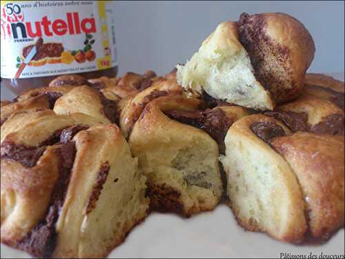 Une brioche bouclettes au Nutella