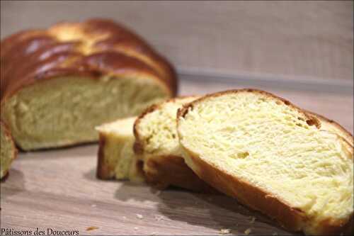 Une Brioche Tressée hyper Moelleuse