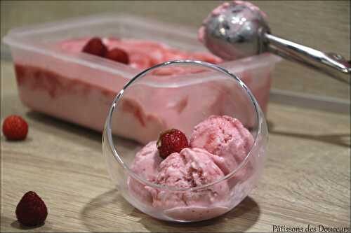 Une Glace Yaourt et Fraise