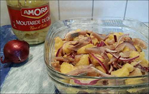 Une Salade de Hareng fumé aux pommes de terre et oignons rouges