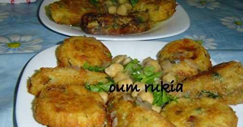 Fenouils et galettes de pommes de terre panés et leurs sauce blanche