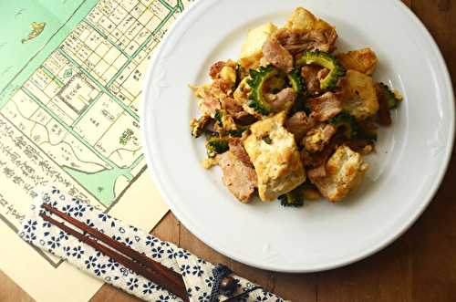 Gōya champurū - Tofu, porc et concombre amer sautés, spécialité de l'île japonaise d'Okinawa