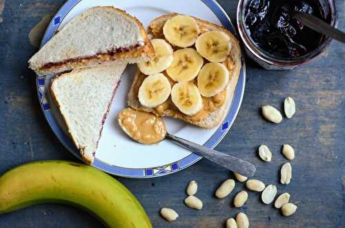 PB&J - Du beurre de cacahuètes (maison) avec de la confiture ?! Sont fous ces américains