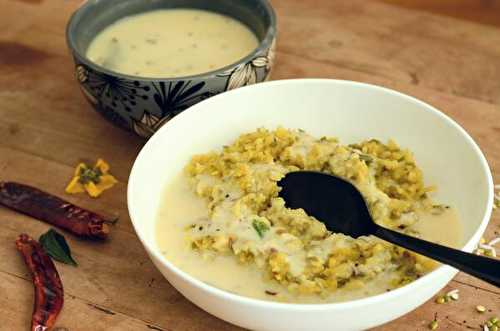 Gujarati kadhi khichdi - Riz aux lentilles et soupe de yaourt du Gujarat (ouest de l'Inde)