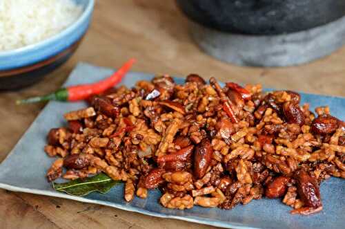Kering tempe kacang - Tempeh croustillant aux cacahuètes (Indonésie)