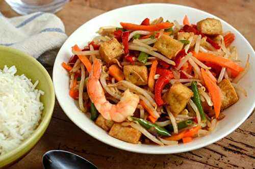 Ginisang togue - Pousses de haricots mungo sautées aux crevettes et tofu frit, à la façon des Philippines