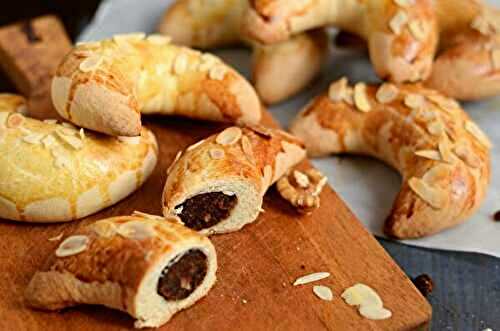 Ay çöreği - Croissants fourrés au gâteau au chocolat, un classique des boulangeries turques