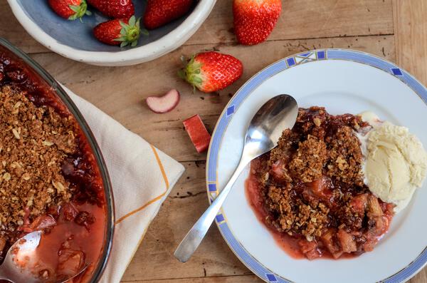 Strawberry rhubarb crisp - Crumble fraise rhubarbe (USA)