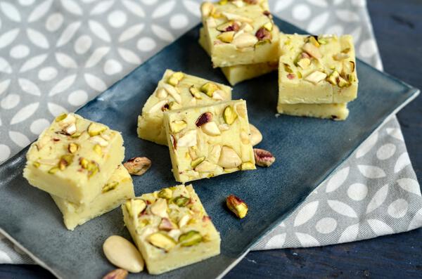 Milk barfi - Fudge indien à la cardamome