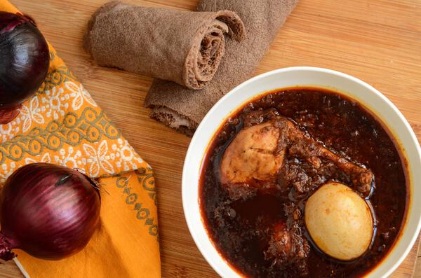 Doro wat - Ragout d'oignons et poulet épicé, plat national de l'Ethiopie