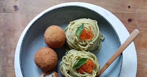 Cromesquis au crabe et spaghettis à la crème d'avocat