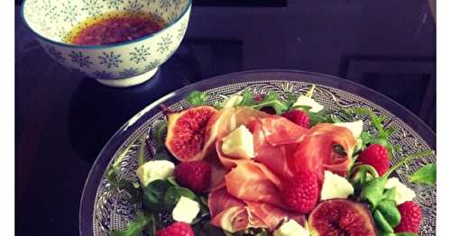 Salade de figues, framboises et proscuitto