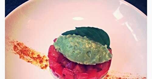 Tourteau, tartare de tomate, quenelle avocat-pomme