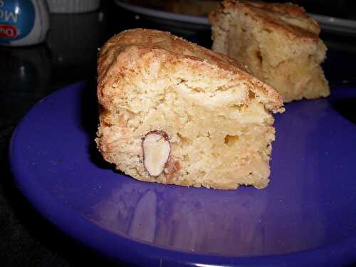 BLONDIES AU CHOCOLAT BLANC-NOISETTE-AMANDES