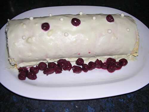 BUCHE CHOCOLAT BLANC-GRIOTTES