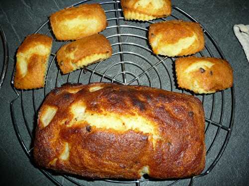 CAKE AUX POIRES ET PEPITES DE CHOCOLAT