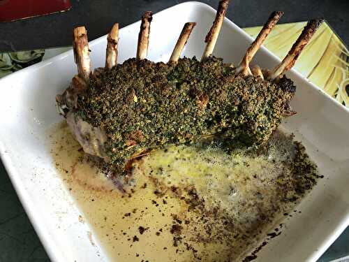 CARRE D AGNEAU EN CROUTE D HERBES