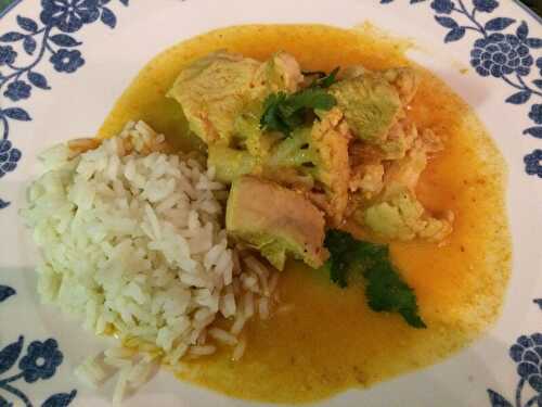 CURRY DE POULET AU CHOU FLEUR ET RIZ A LA CARDAMONE