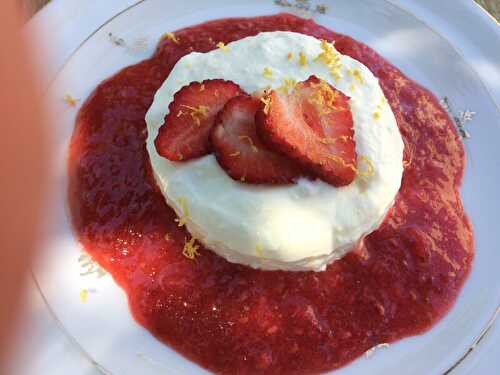 FONTAINEBLEAU AUX FRAISES ET FRAMBOISES