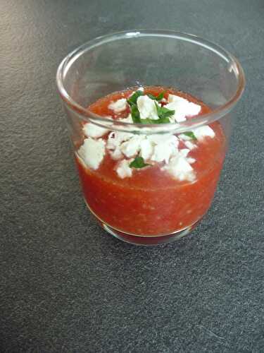 GASPACHO DE PASTEQUE A LA FETA