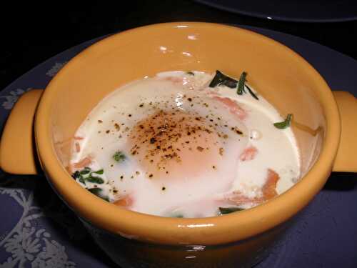 OEUFS COCOTTE AU SAUMON ET EPINARDS