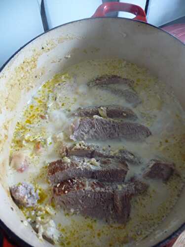 QUASI DE VEAU BRAISE AU LAIT ET PETITS LEGUMES