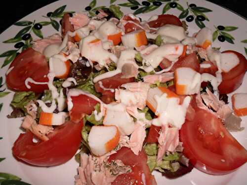 SALADE AU SAUMON ET SURIMI