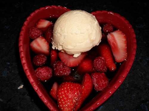 SOUPE DE FRUITS ROUGES ET GLACE AU LAIT D AMANDE