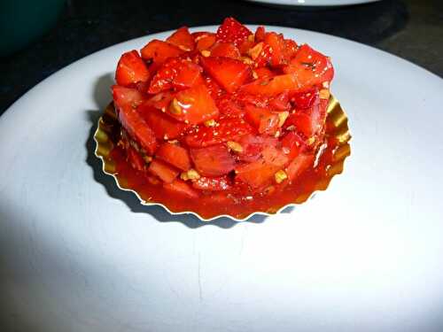 TARTARE DE FRAISES A LA PISTACHE