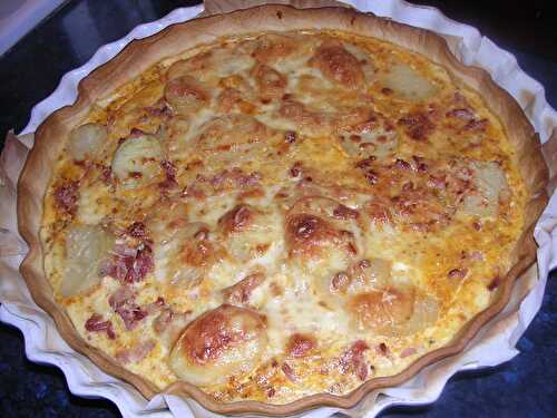 TARTE AUX LARDONS ET PESTO ROUGE