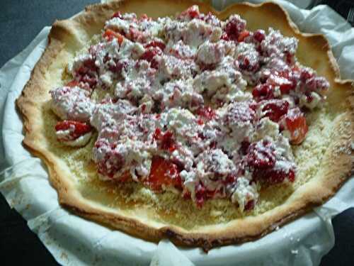 TARTE MERINGUEE AUX FRAMBOISES ET GROSEILLES