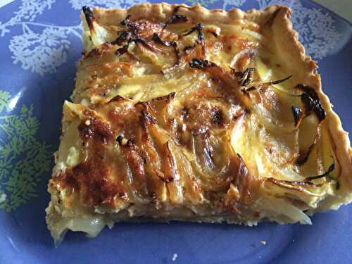 TARTE OIGNONS ET FROMAGE