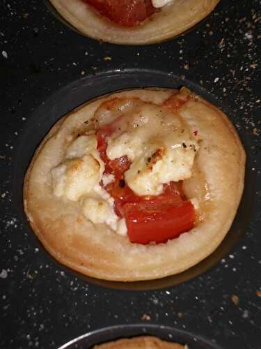 TARTELETTES TOMATE -FETA -PARMESAN