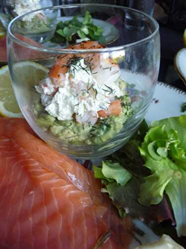 VERRINE D AVOCAT CREVETTE ET FROMAGE FRAIS