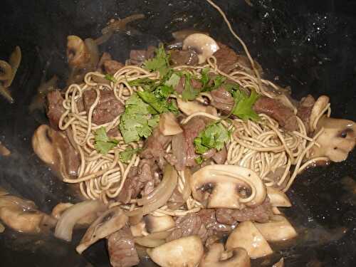 WOK AU BOEUF ET CHAMPIGNONS