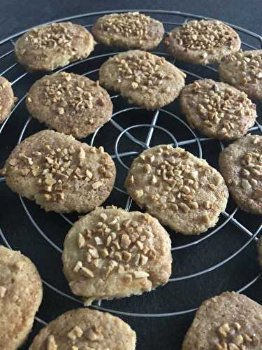 BISCUITS DE NOEL: amande et cannelle