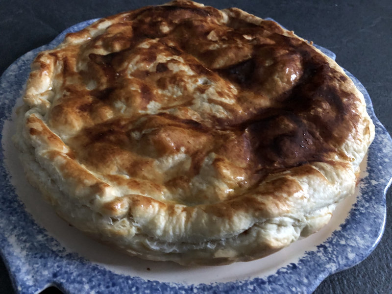 TOURTE FEUILLETEE DE POMMES DE TERRE JAMBON ET ST NECTAIRE