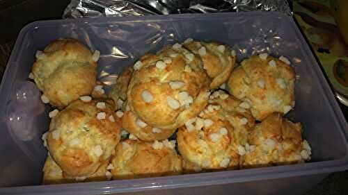 CHOUQUETTES