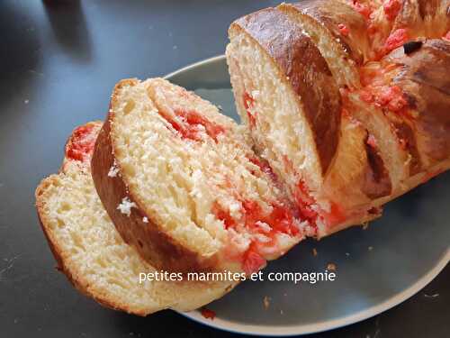 Brioche aux pralines roses