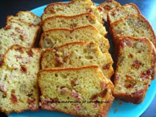 Cake aux lardons, tomates séchées et olives