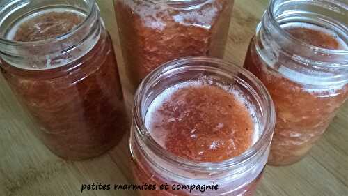 Confiture fraises-rhubarbe