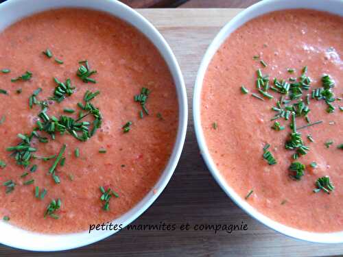 Gaspacho de tomates et poivron au boursin