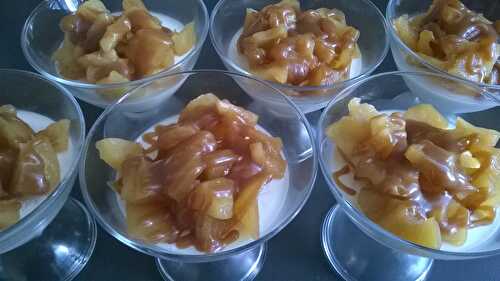 Panna cotta aux pommes et caramel au beurre salé