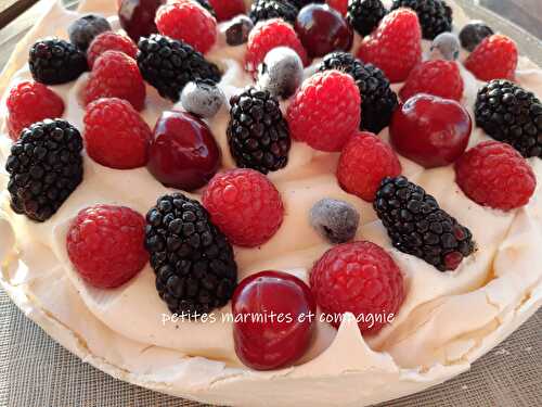 Pavlova aux fruits rouges