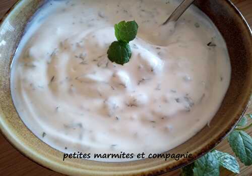 Sauce au yaourt grec et menthe