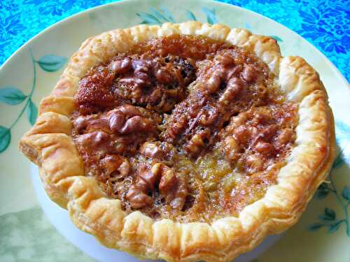 Tartelettes aux noix, raisins secs et sirop d’érable