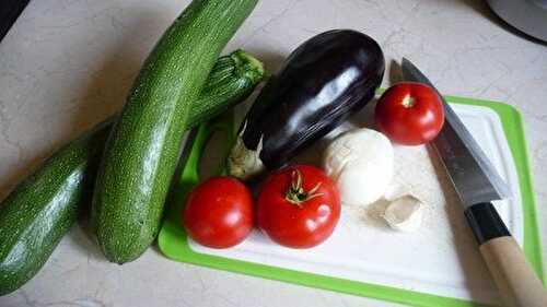 Aubergine et courgette à la tomate