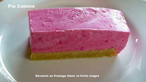 Bavarois fondant aux amandes au fromage blanc et fruits rouges