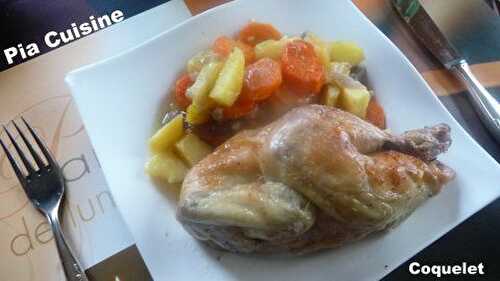 Coquelet  dans son jus, pommes de terre et carottes